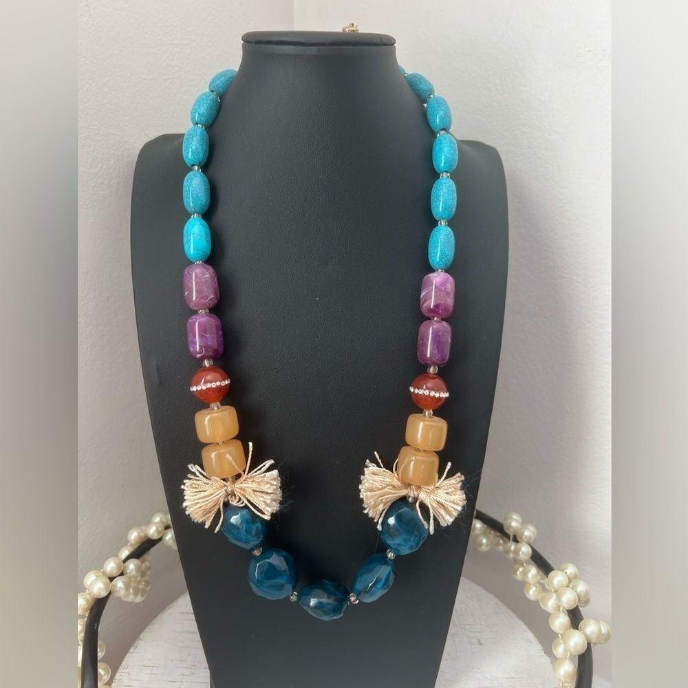 Ann Taylor Loft Acrylic Necklace 14” D12